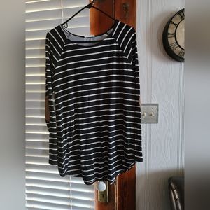 Women's size XL long sleeve top